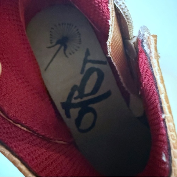 OTBT Dare Devil Tan Booties w/ Brocade Detail Size 7 - Picture 6 of 6